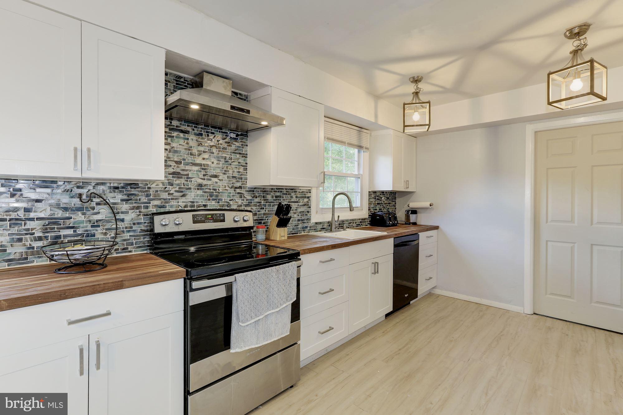 KENILWORTH - Residential