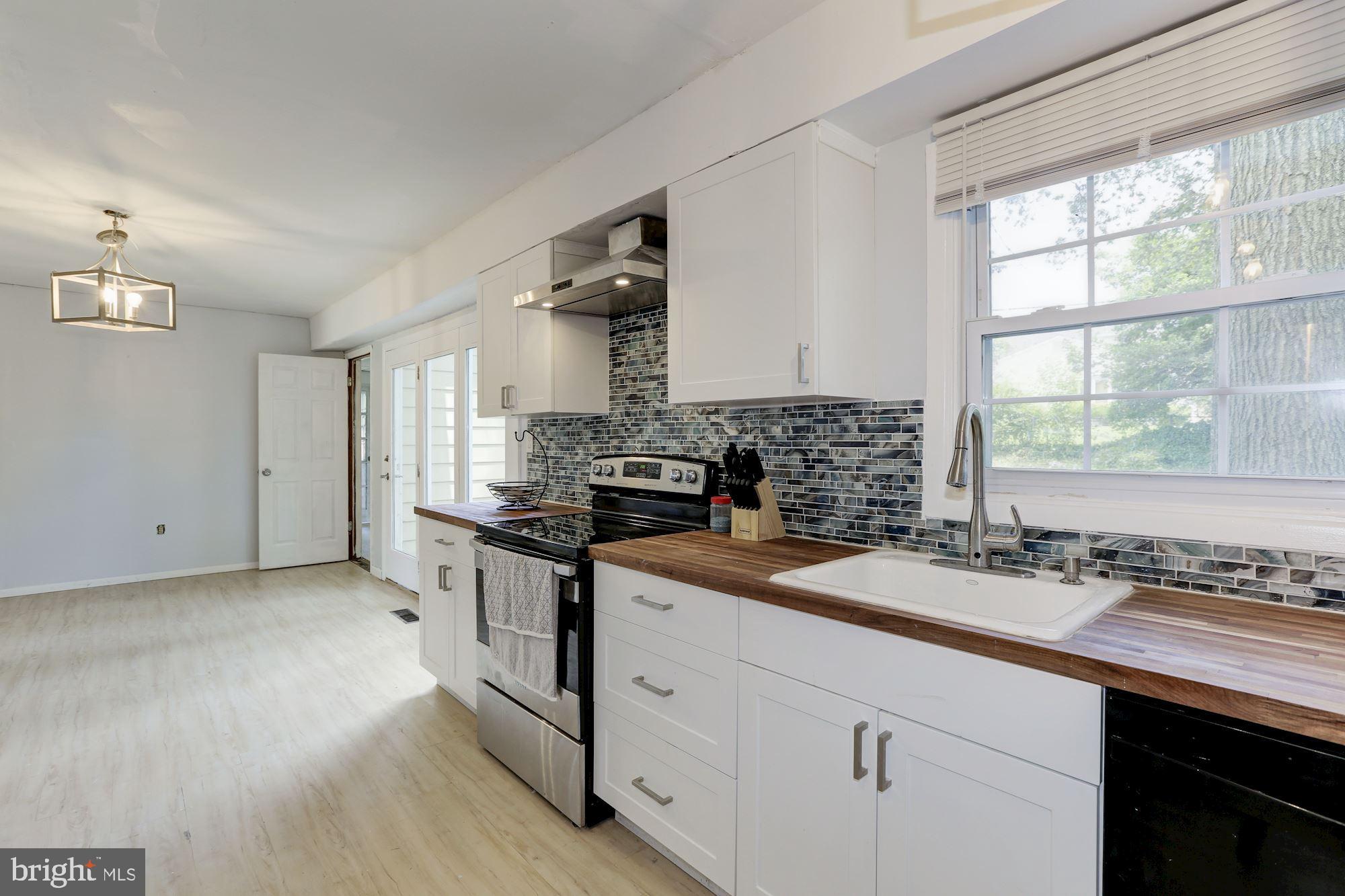 KENILWORTH - Residential