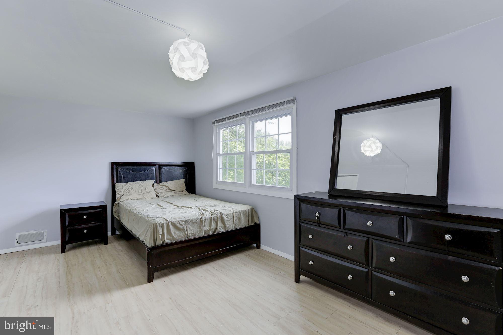 KENILWORTH - Residential