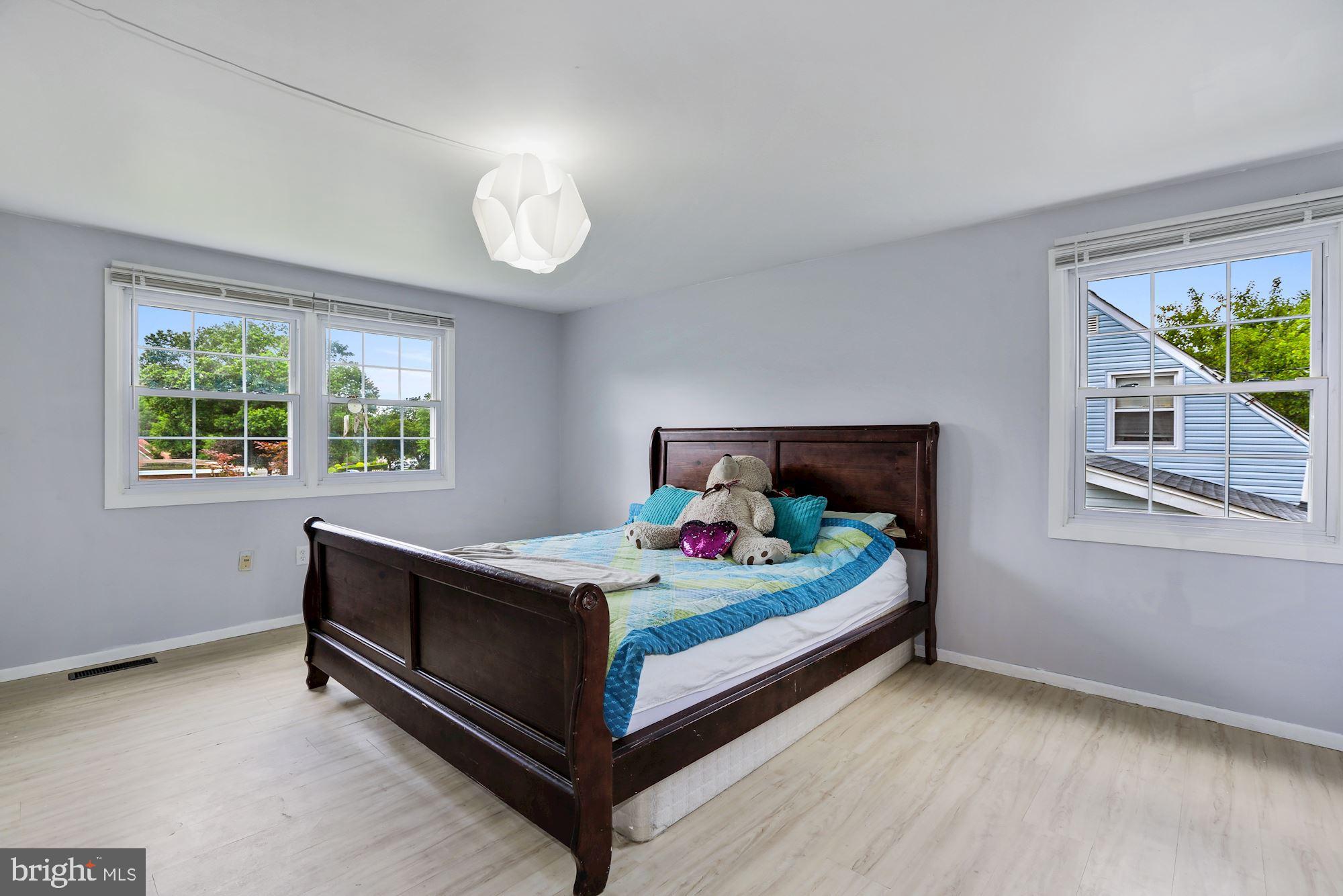 KENILWORTH - Residential