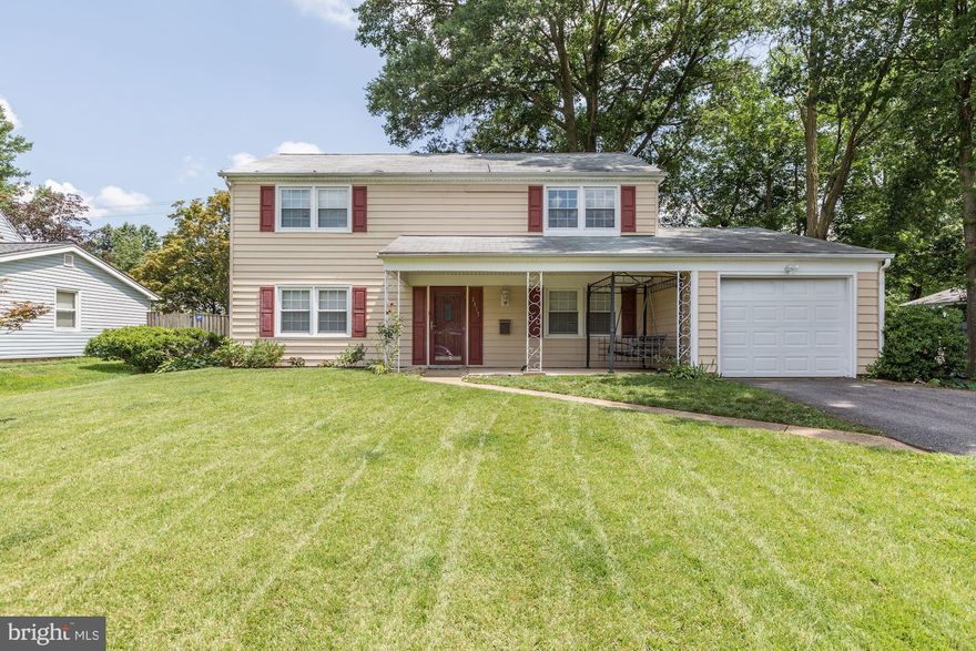 Move in ready colonial with fully remodeled kitchen and floors.  Freshly painted.  New carpet.  Ready to move in.  HUGE family room off the VERY large formal living room.  SPACIOUS owner's suite with full bath and TWO closets.  Close to major travel routes and shopping.
