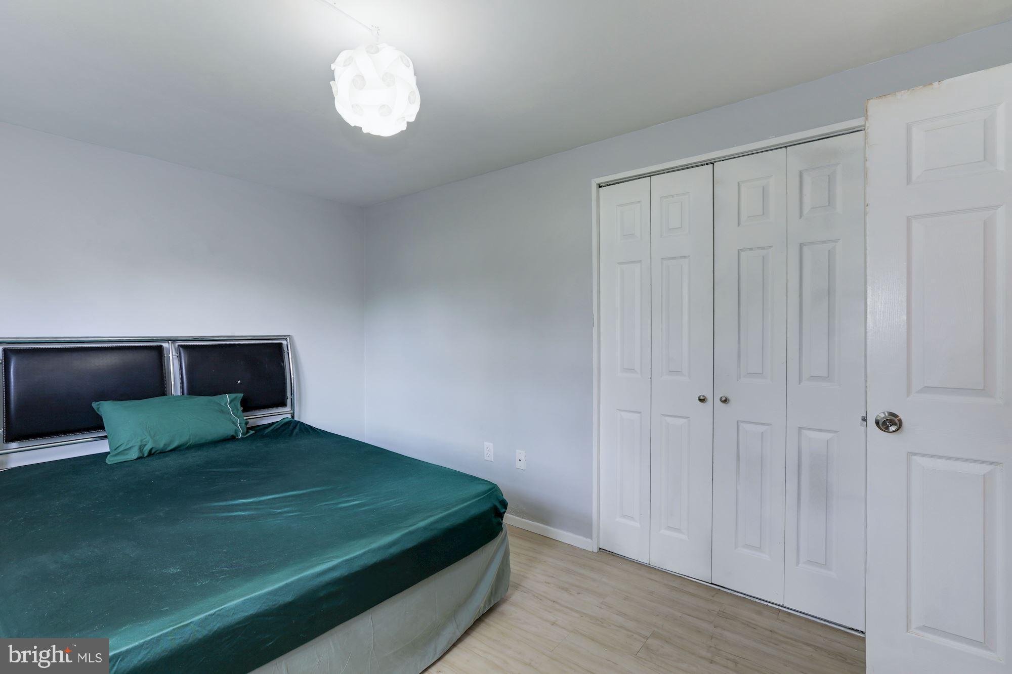 KENILWORTH - Residential