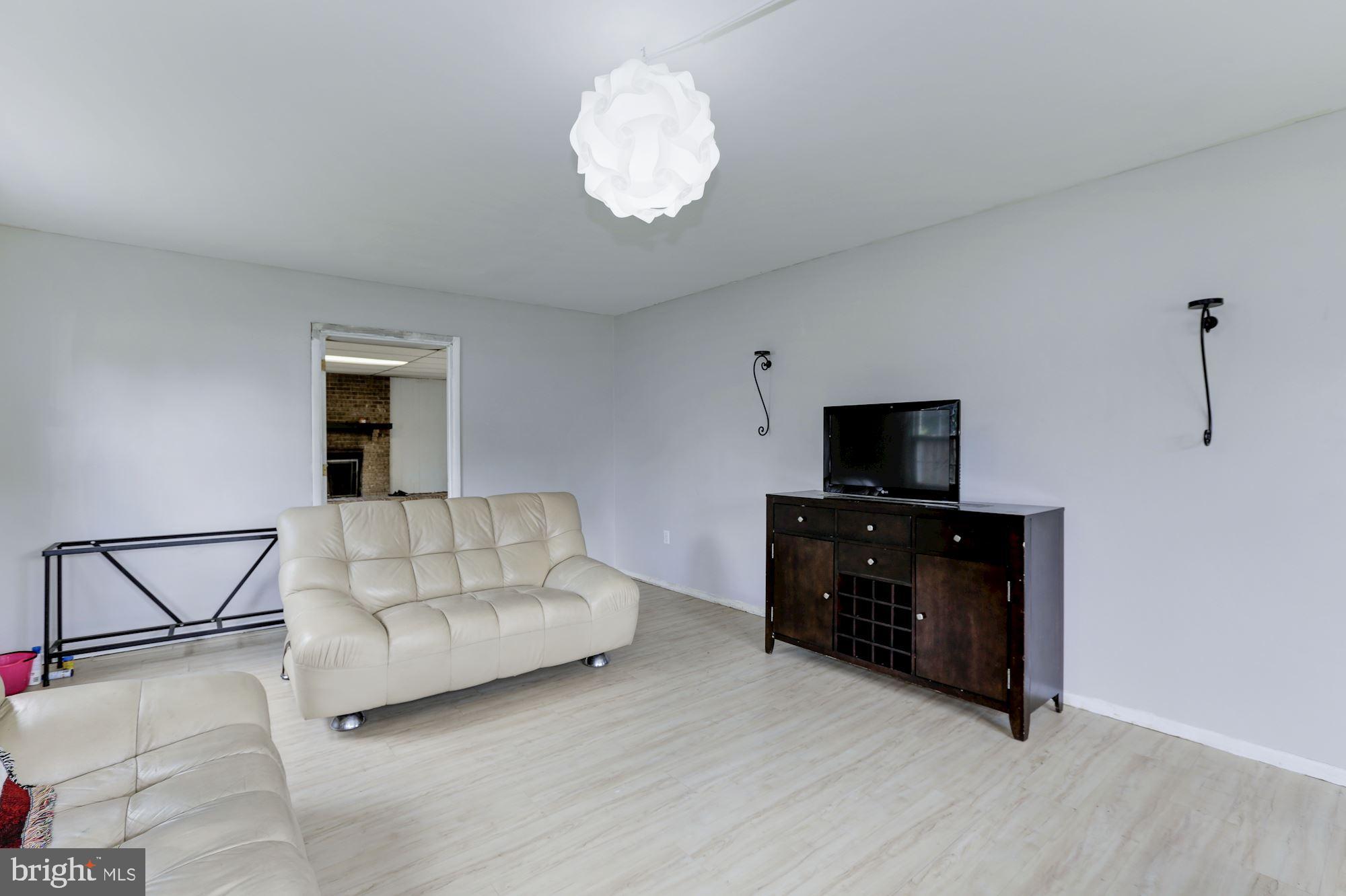 KENILWORTH - Residential