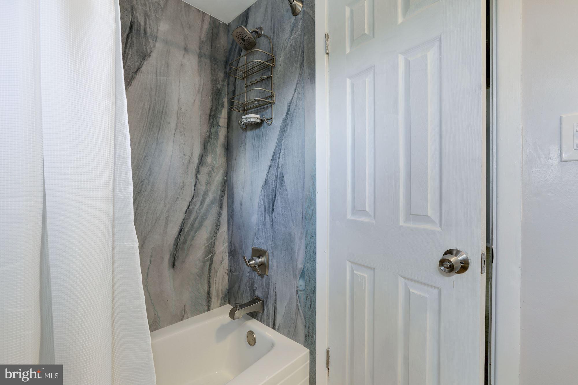 KENILWORTH - Residential