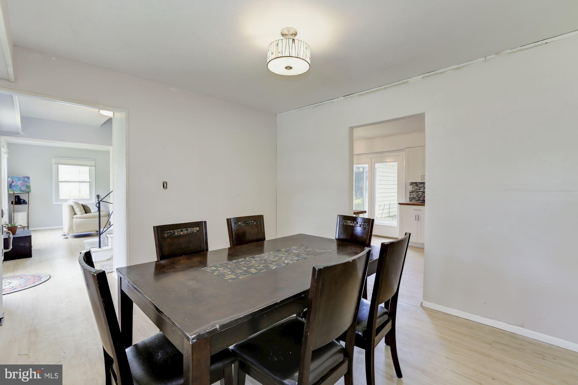 KENILWORTH - Residential