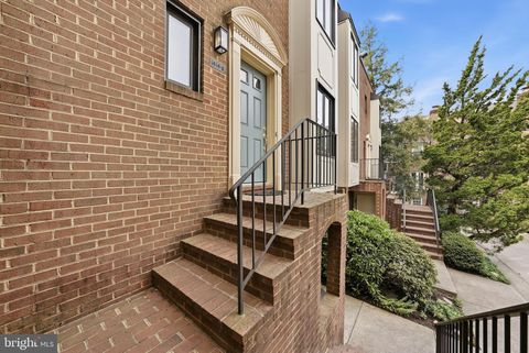 Photo of 1414 12th Street N #1414A, ARLINGTON, VA 22209 (MLS # VAAR2071788)