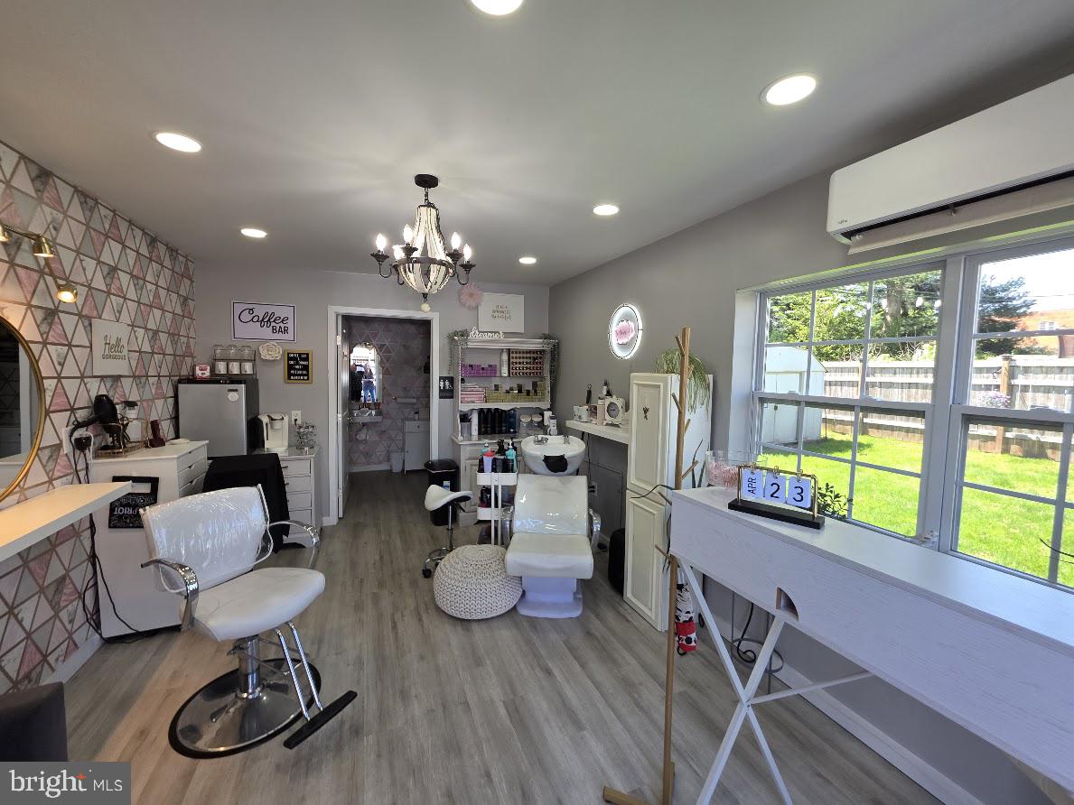 OAK HILLS - Residential