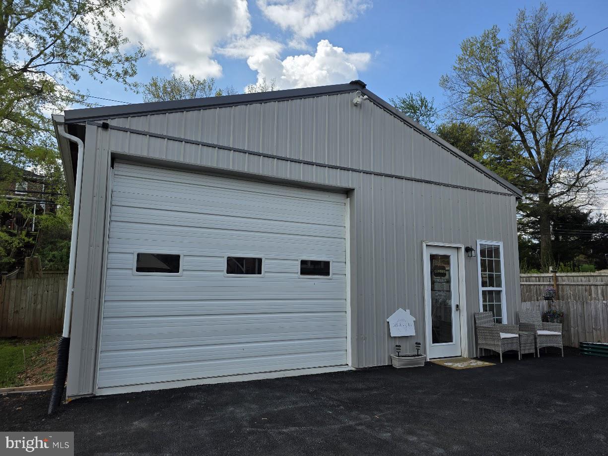 320 E ROOSEVELT AVENUE