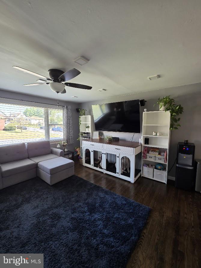 OAK HILLS - Residential