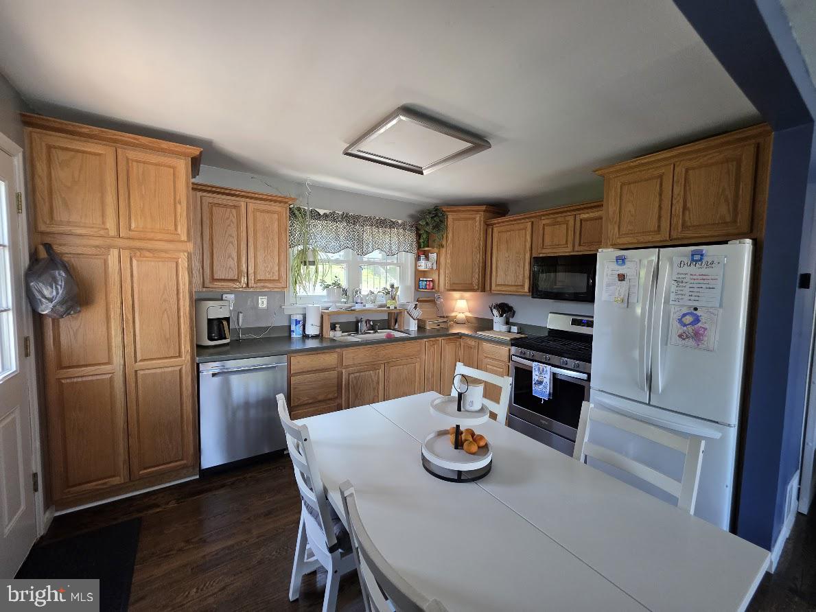 OAK HILLS - Residential