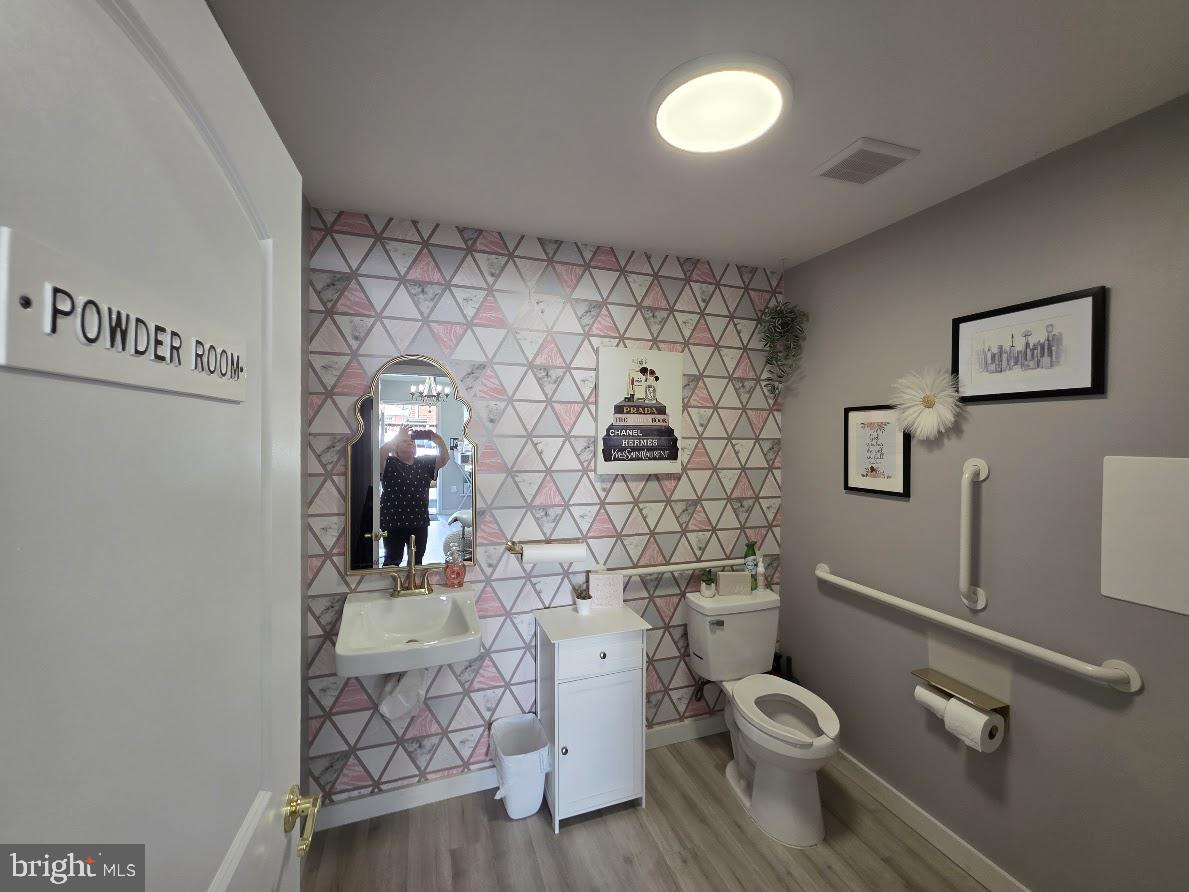 OAK HILLS - Residential