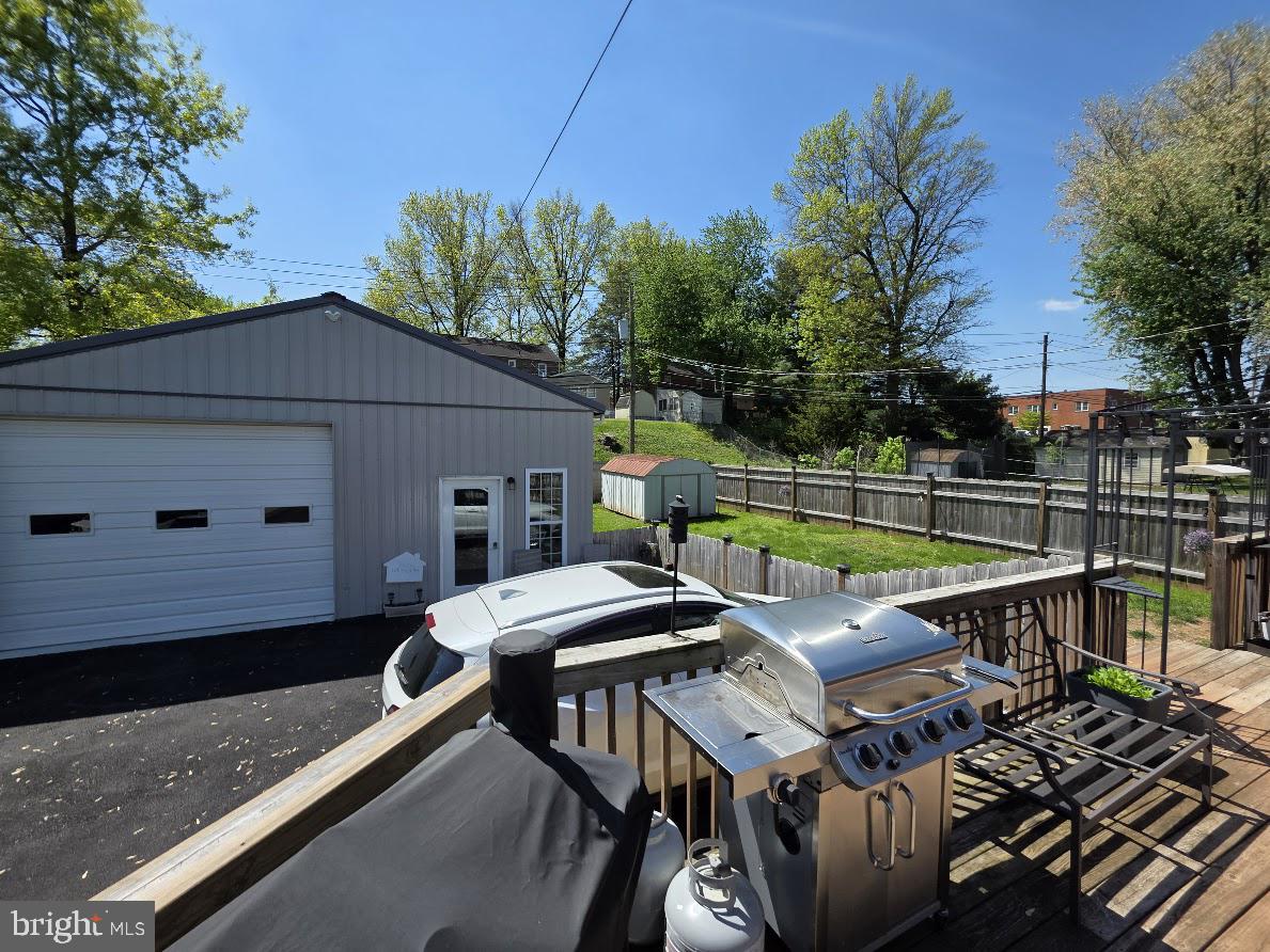 OAK HILLS - Residential