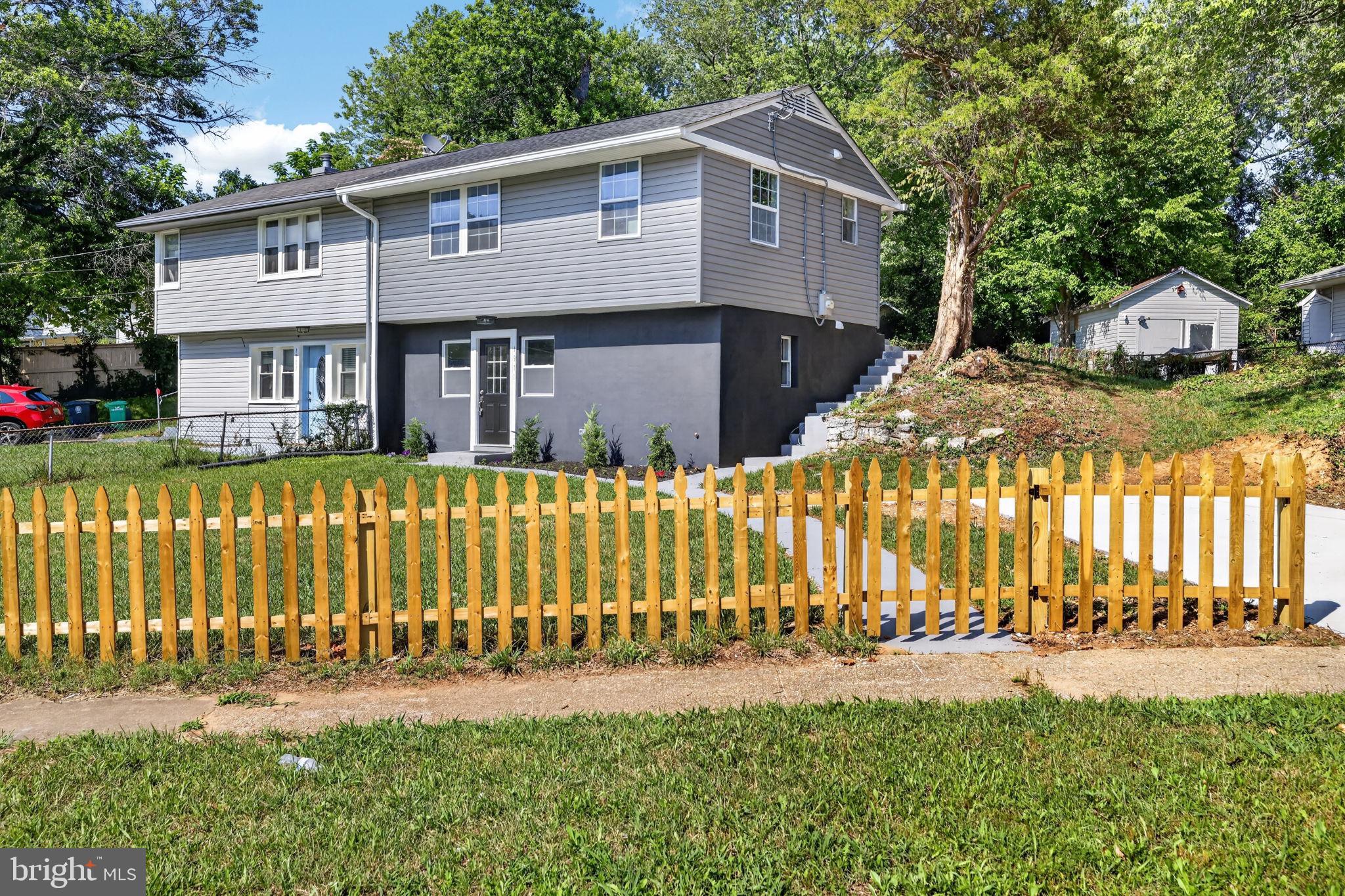 1911 RAY LEONARD ROAD