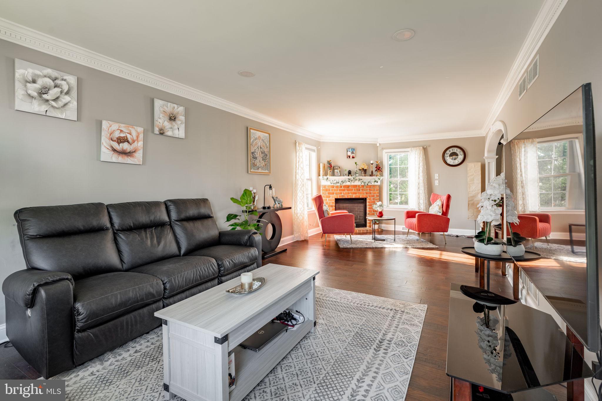 533 SPRING HOLLOW DRIVE