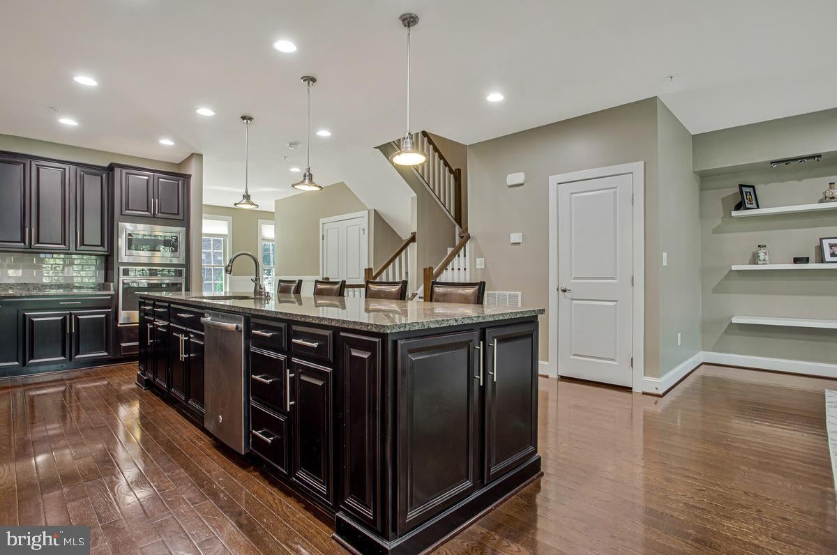 214 TREYBURN WAY