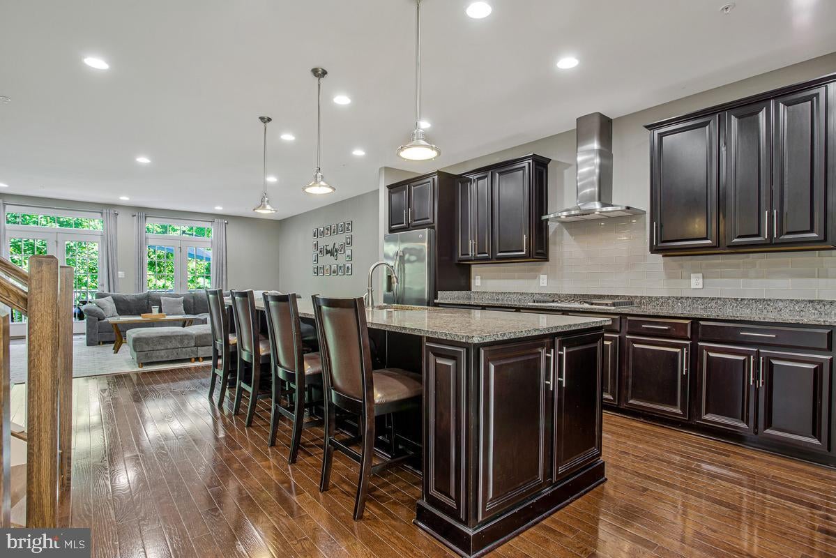 214 TREYBURN WAY