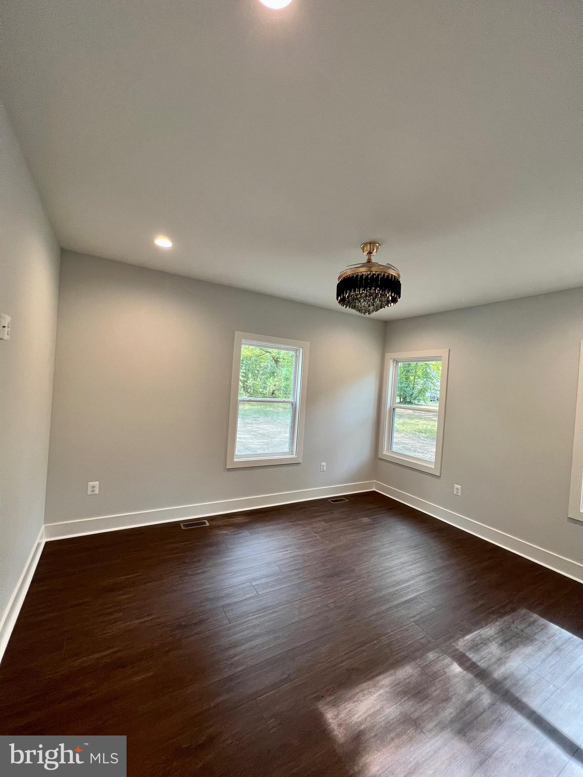 CABIN POINT - Residential