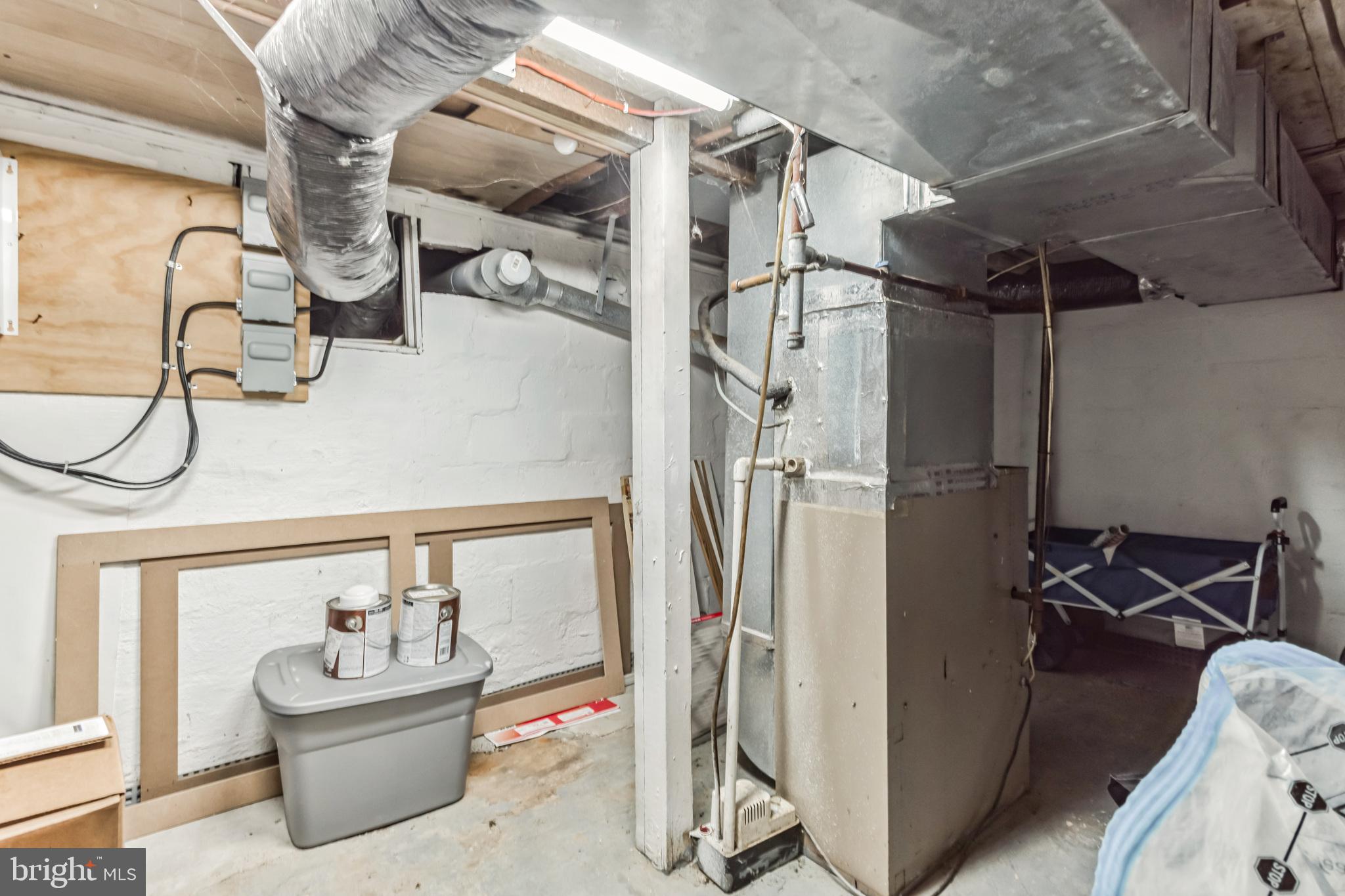 ARUNDEL ACRES - Residential Lease