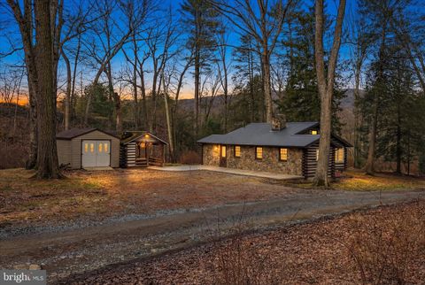 16 SHORT LANE JONESTOWN PA 17038