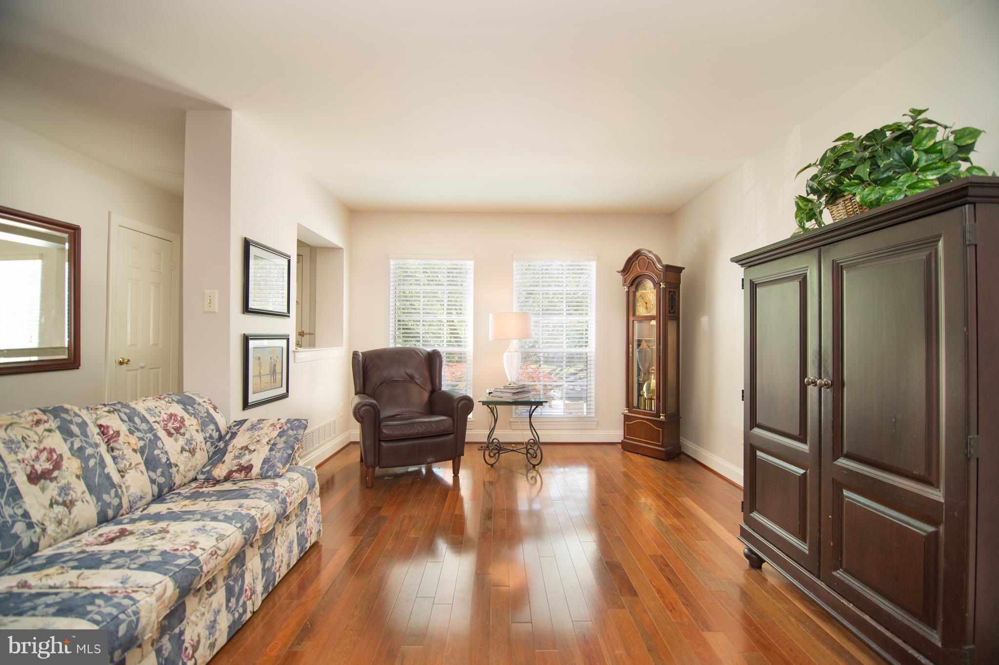 CROMWELL STATION - Residential