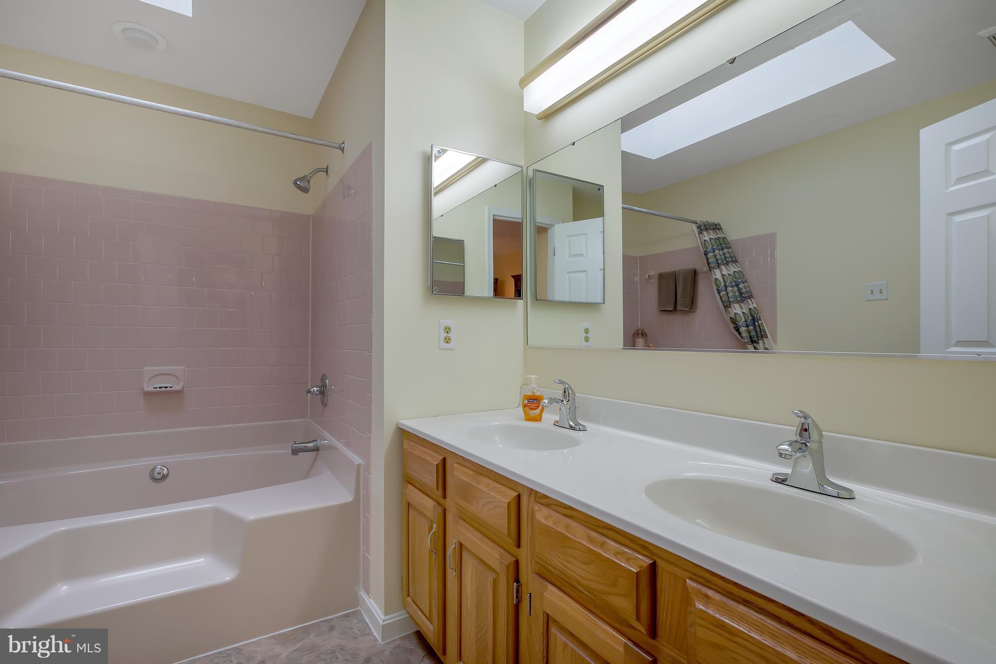 ROBERTS FIELD - Residential