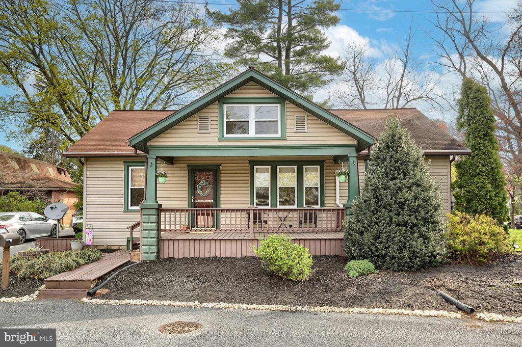 Photo of 5 Ohio Avenue, Lancaster, PA 17602 (MLS # PALA2049452)