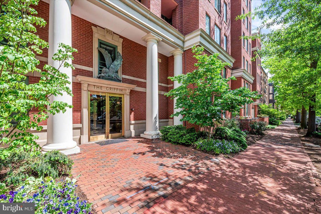 Photo of 955 26th Street NW #409, WASHINGTON, DC 20037 (MLS # DCDC2273416)
