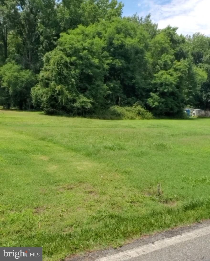 ***   2.68  Acre  Lot   ***   Private wooded lot in desirable Annapolis.  No Utilities on the lot..  See disclosures for plat and survey.