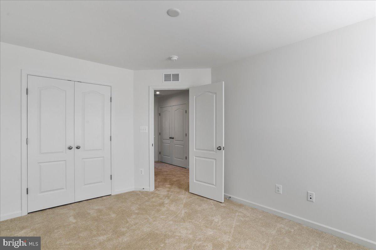 OVERLOOK AT RIVERSIDE TOWNHOMES - Residential Lease