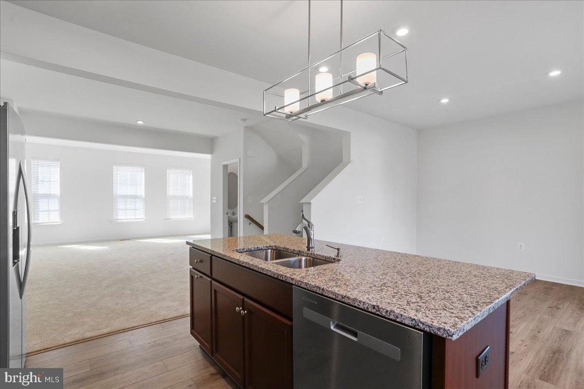 OVERLOOK AT RIVERSIDE TOWNHOMES - Residential Lease