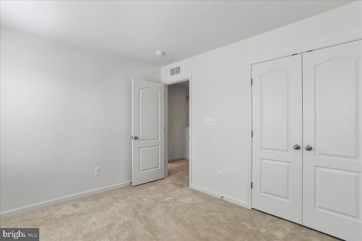 OVERLOOK AT RIVERSIDE TOWNHOMES - Residential Lease