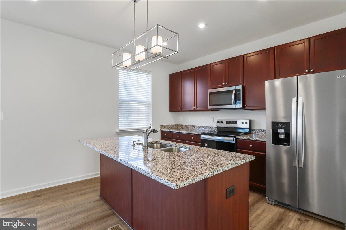 OVERLOOK AT RIVERSIDE TOWNHOMES - Residential Lease