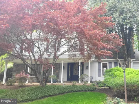 8200 Bells Mill Road, Potomac, MD MLS: MDMC2176562