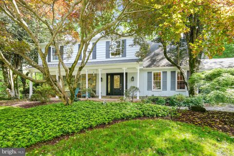 Photo of 8200 Bells Mill Road, POTOMAC, MD 20854 (MLS # MDMC2176562)