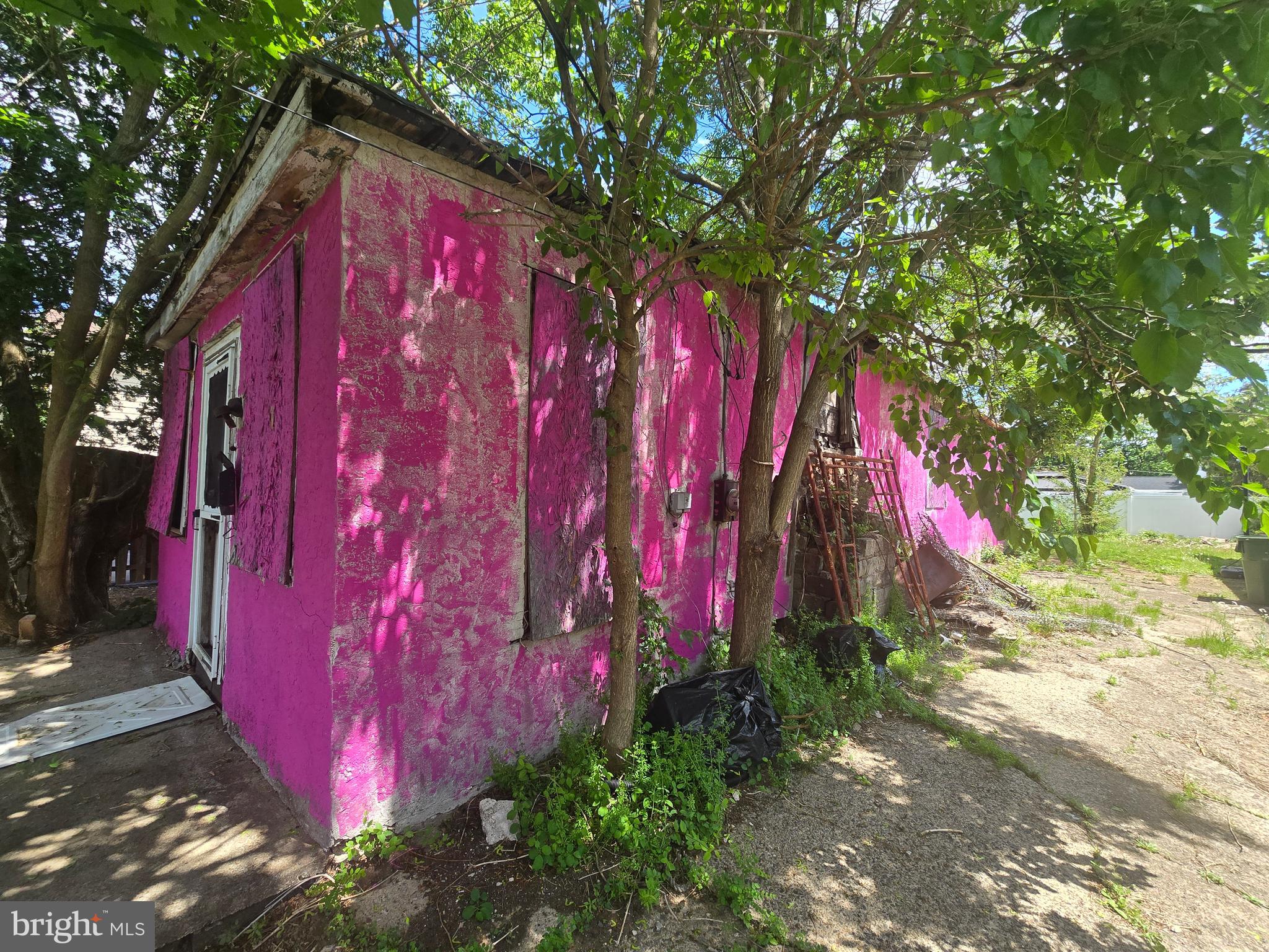 245 LINDEN AVENUE