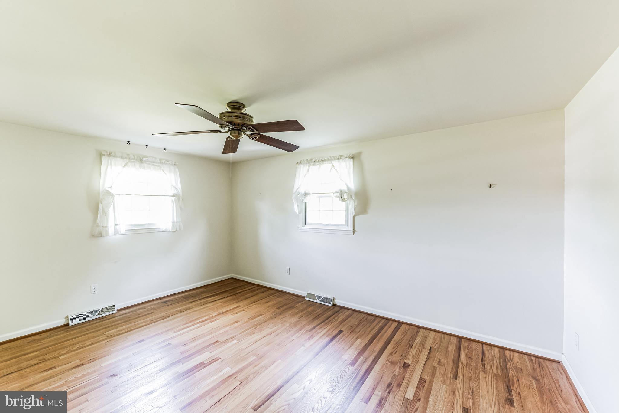 HUNTING HILLS - Residential