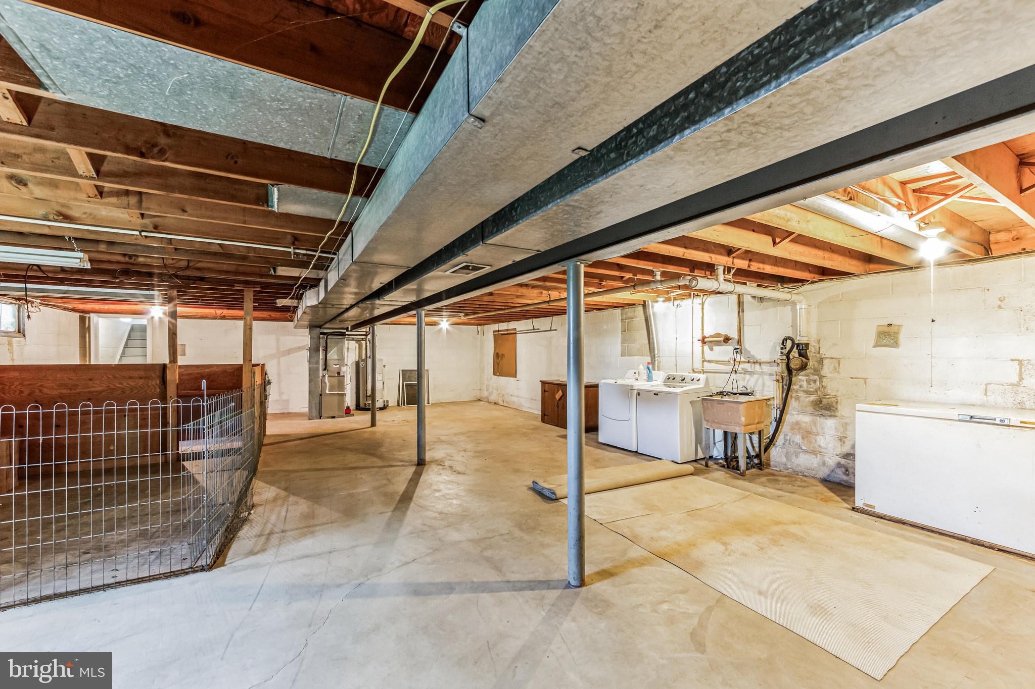 HUNTING HILLS - Residential