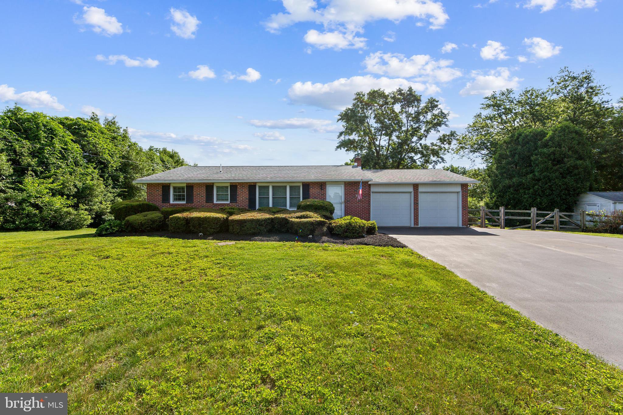 HUNTING HILLS - Residential