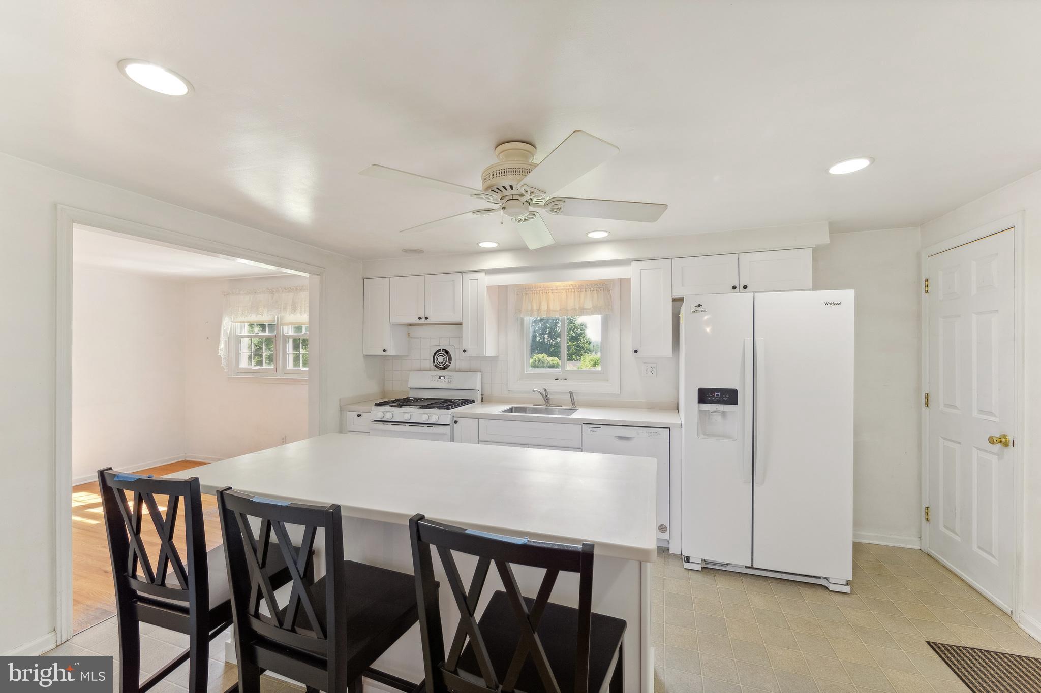 HUNTING HILLS - Residential