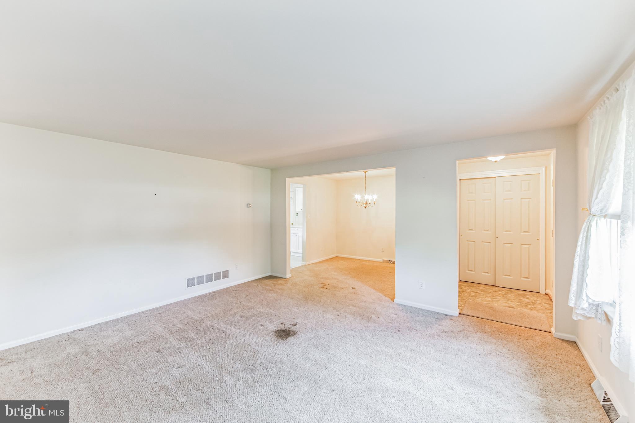 HUNTING HILLS - Residential