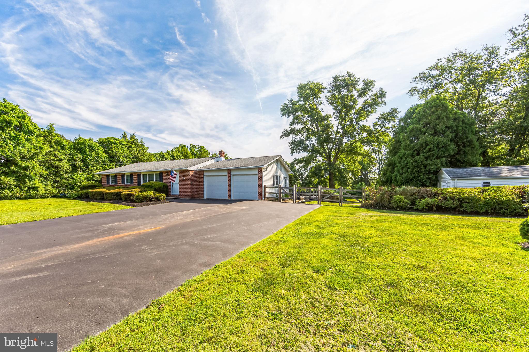 HUNTING HILLS - Residential