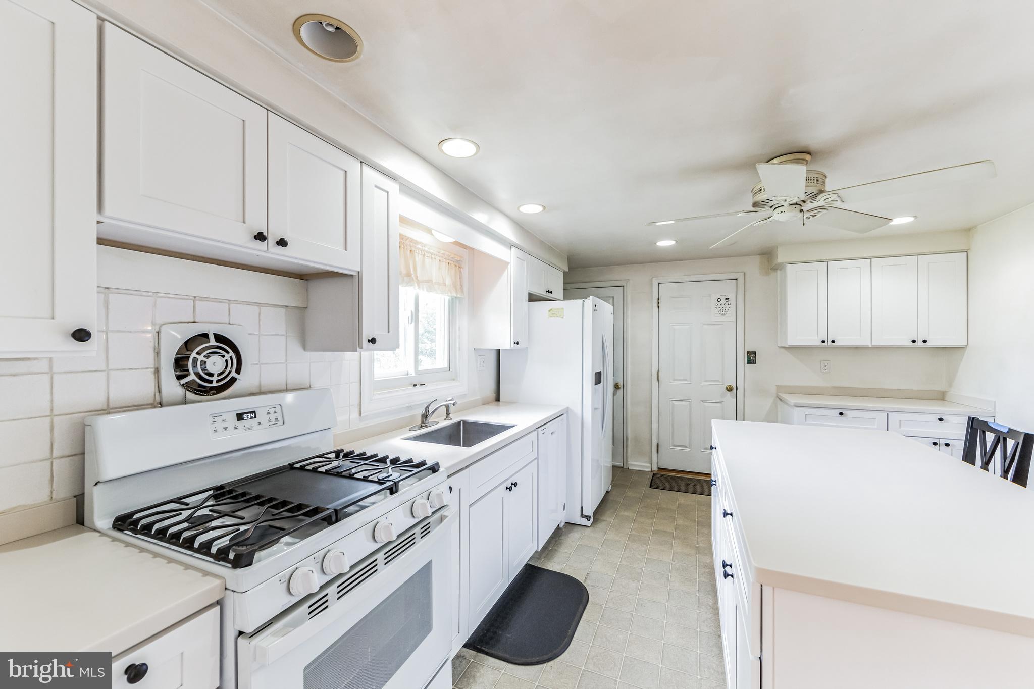 HUNTING HILLS - Residential