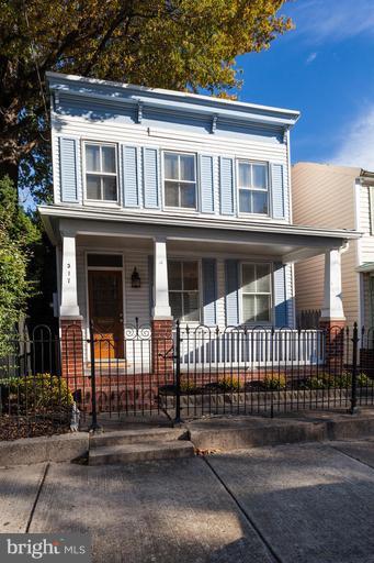 OLD TOWN - Residential Lease