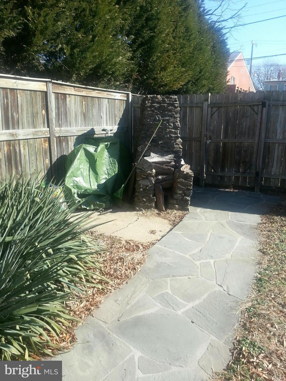 OLD TOWN - Residential Lease