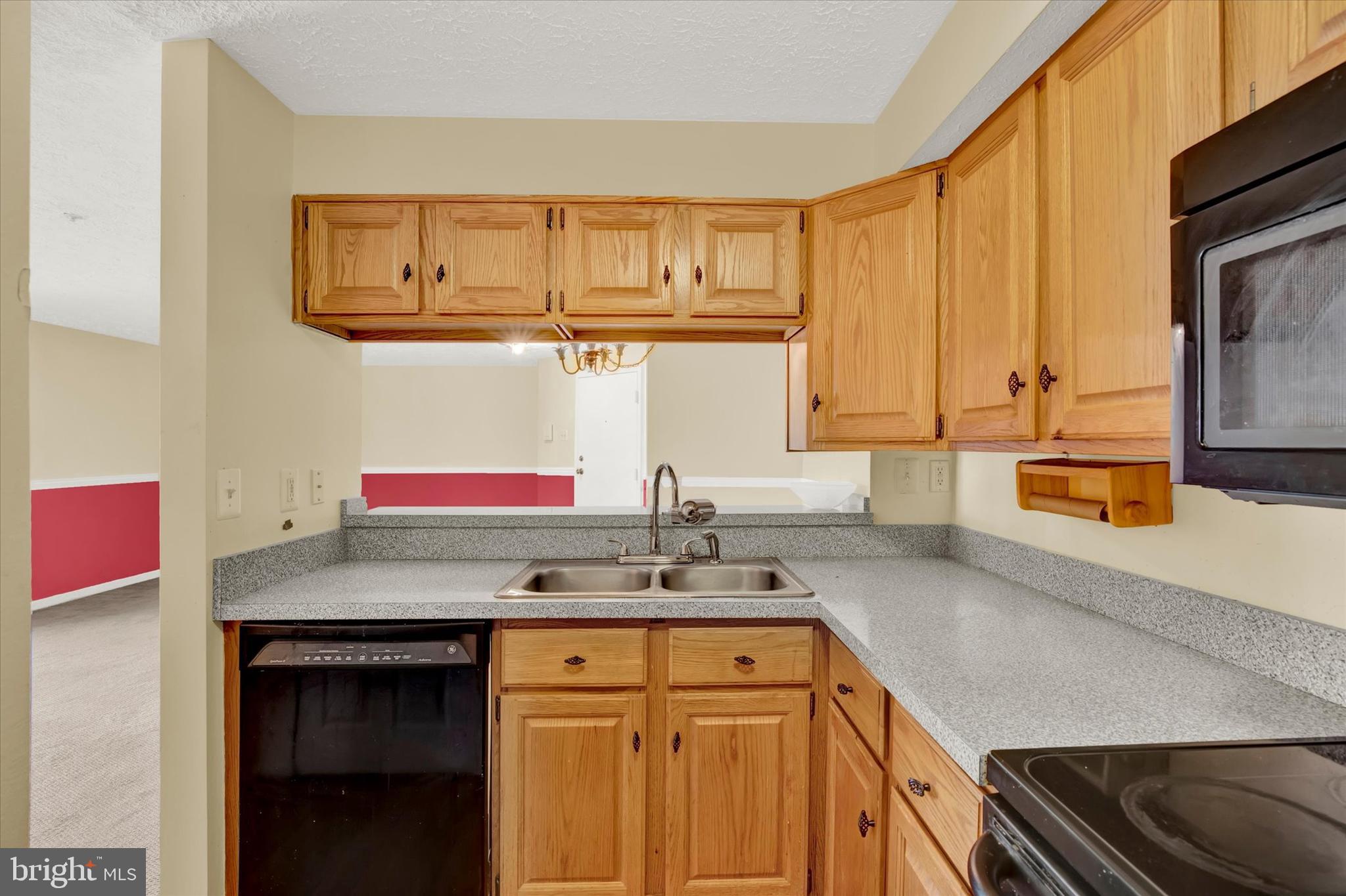 LAUREL WOODS - Residential