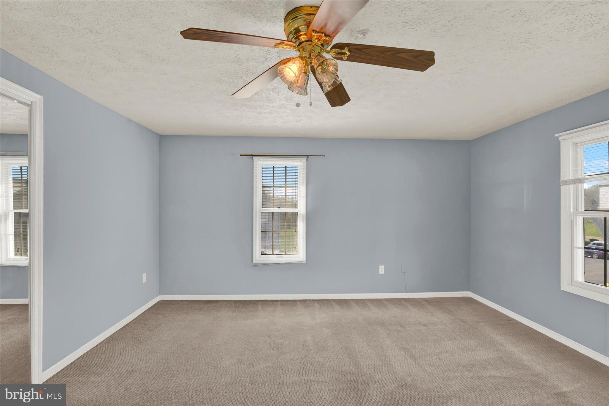 LAUREL WOODS - Residential