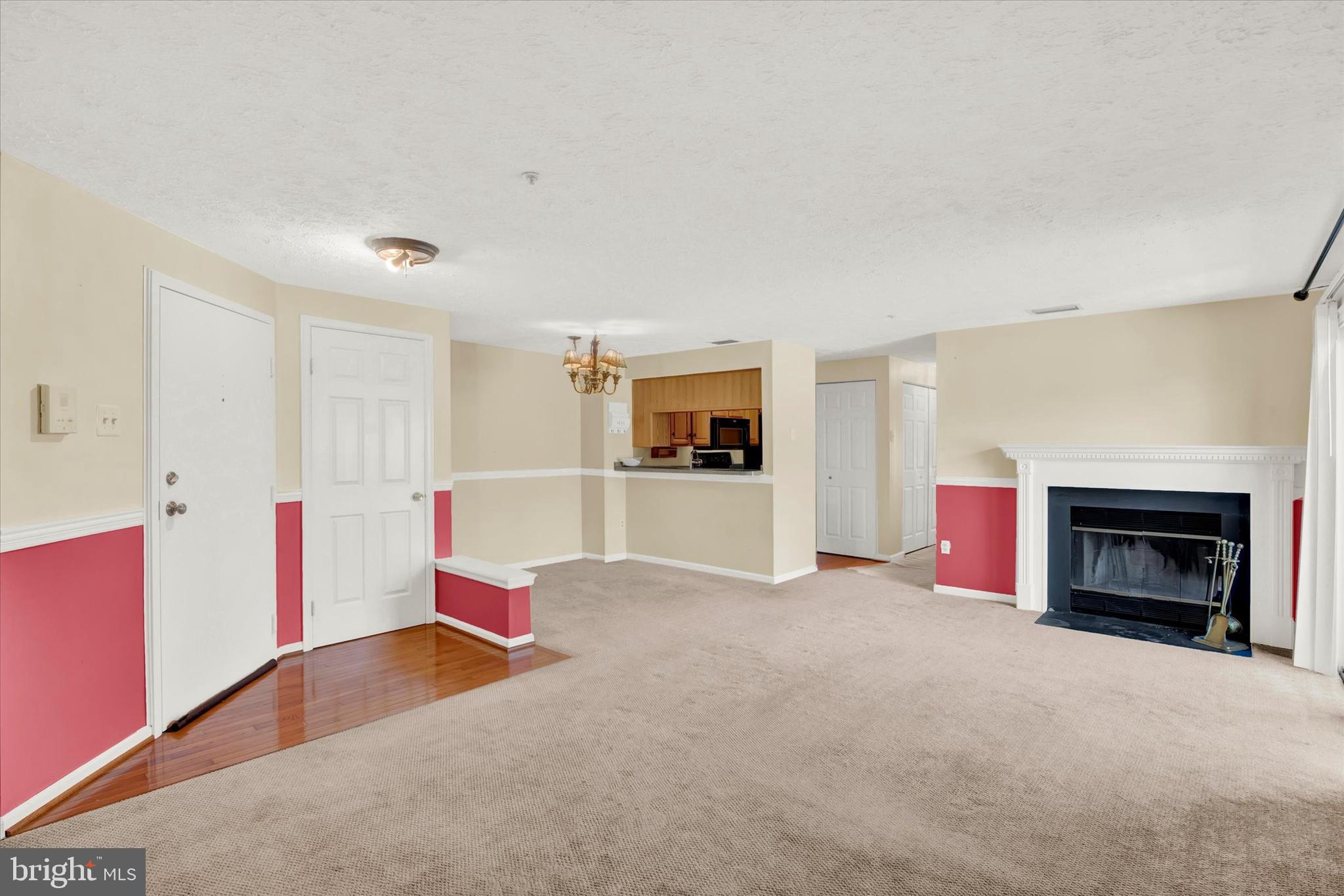 LAUREL WOODS - Residential