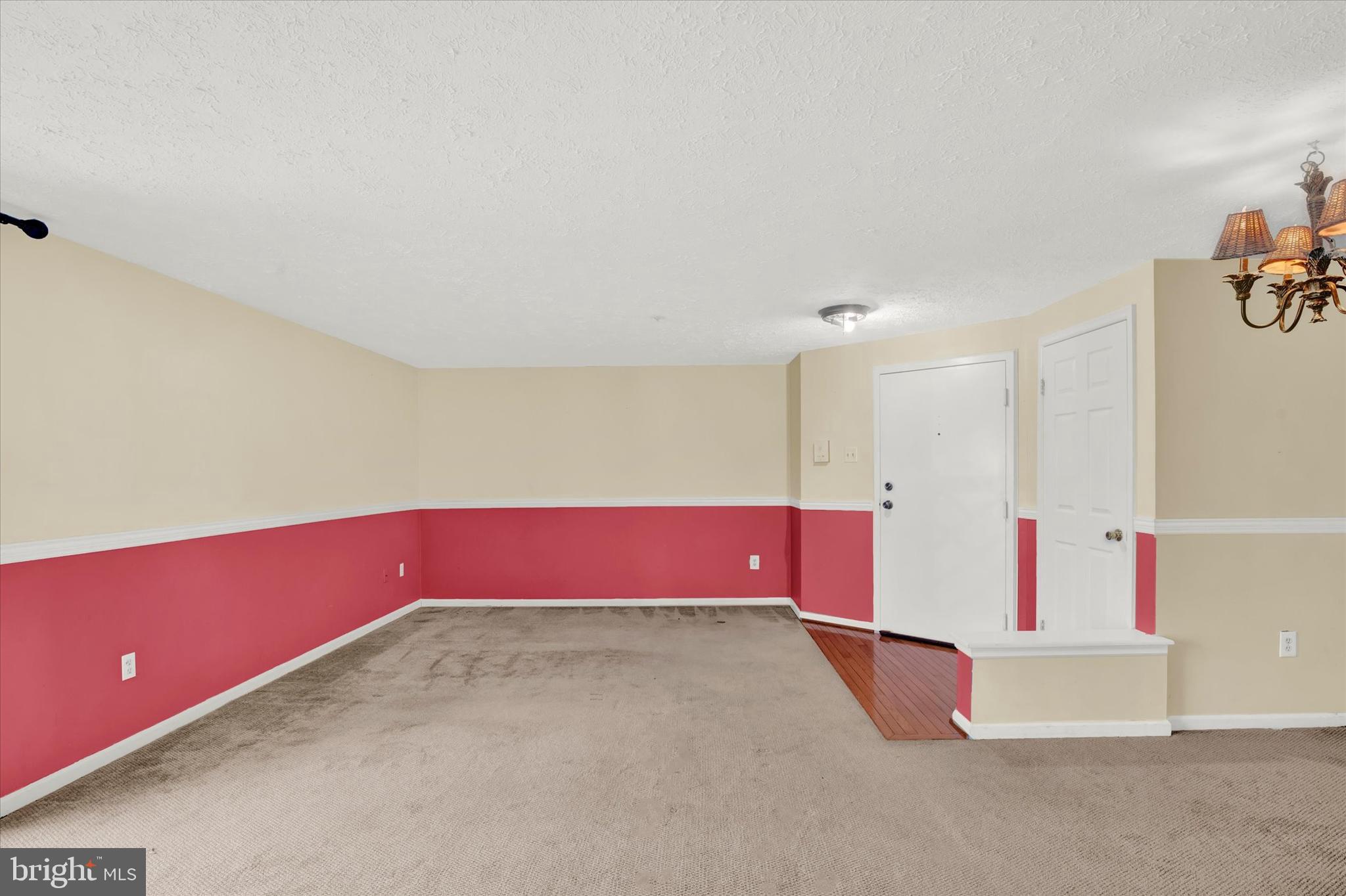 LAUREL WOODS - Residential