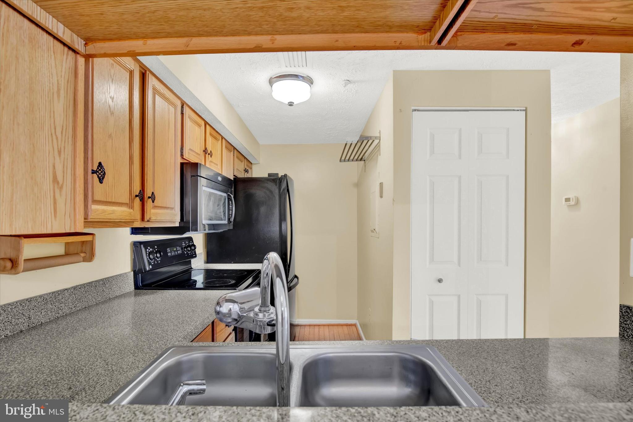 LAUREL WOODS - Residential