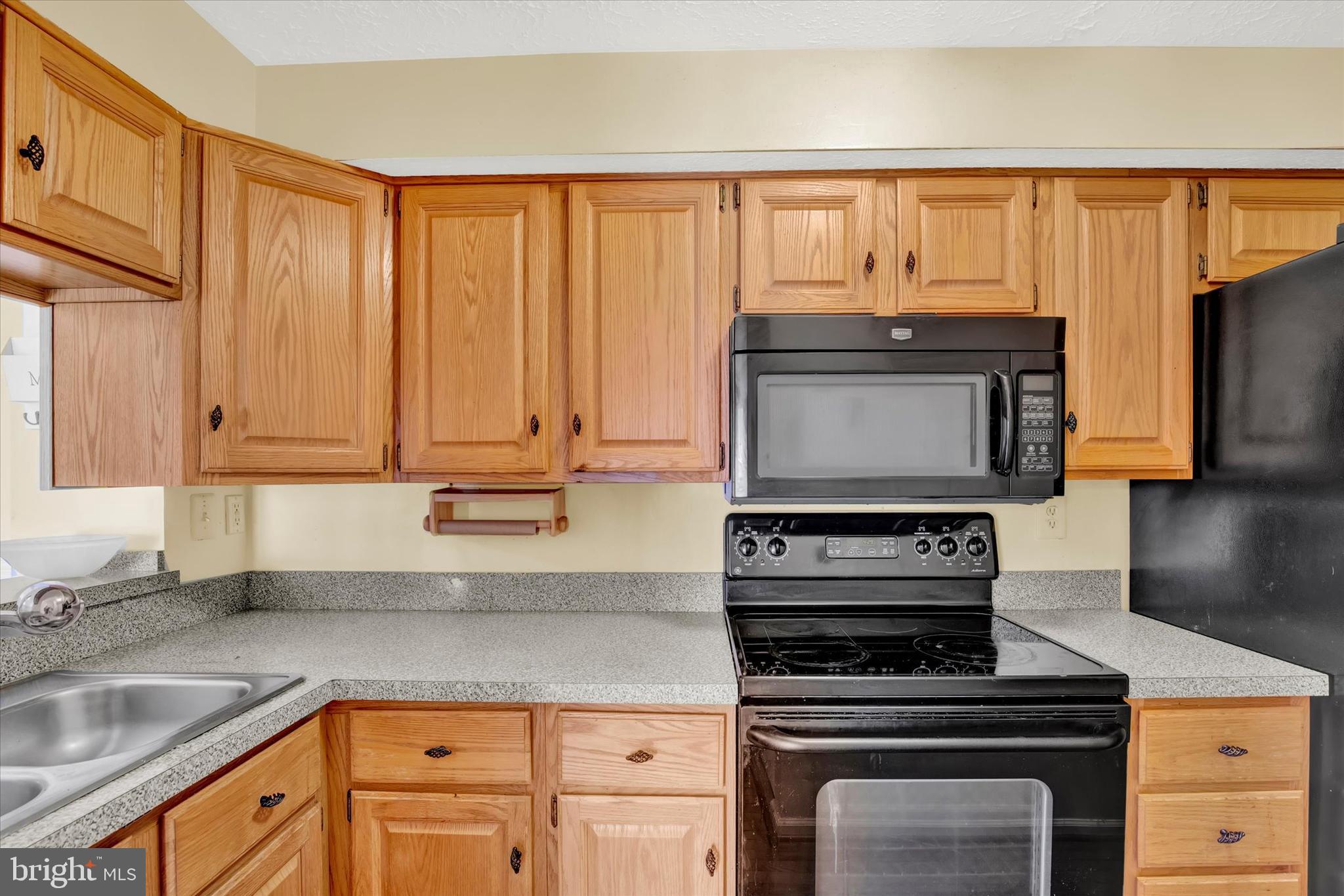 LAUREL WOODS - Residential